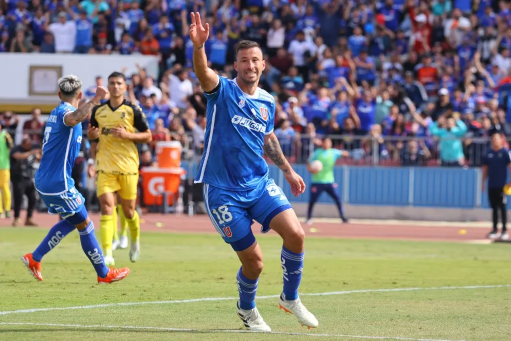 Pons tuvo un duro paso por los azules el 2024/Photosport