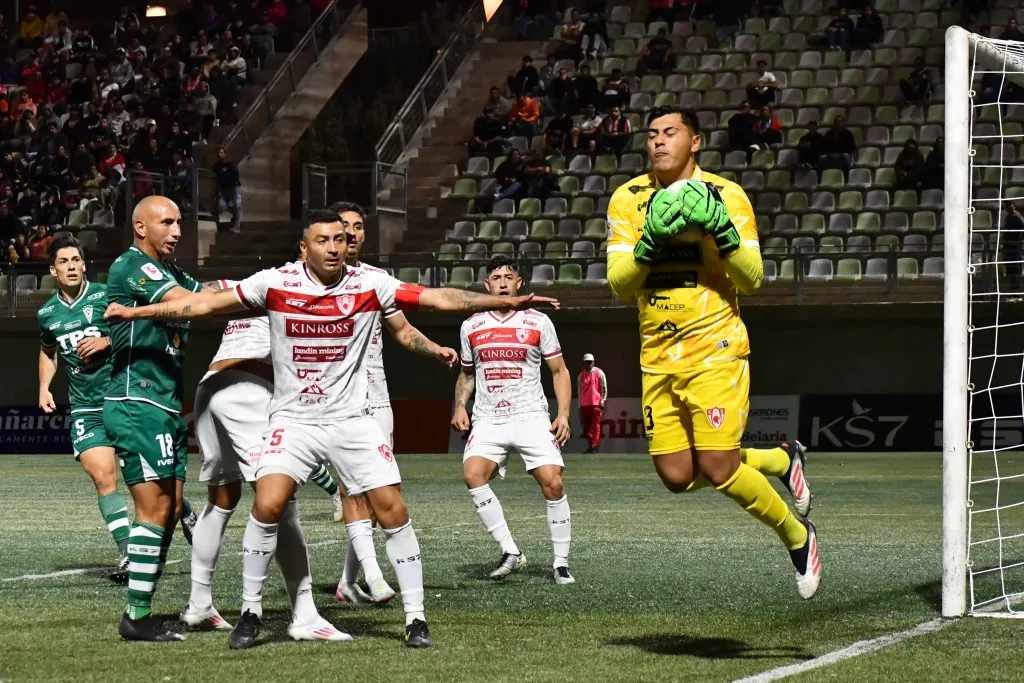 Julio Fierro ha sido uno de los bastiones en la campaña de Deportes Copiapó. (Juan Carlos Moreau/Photosport).