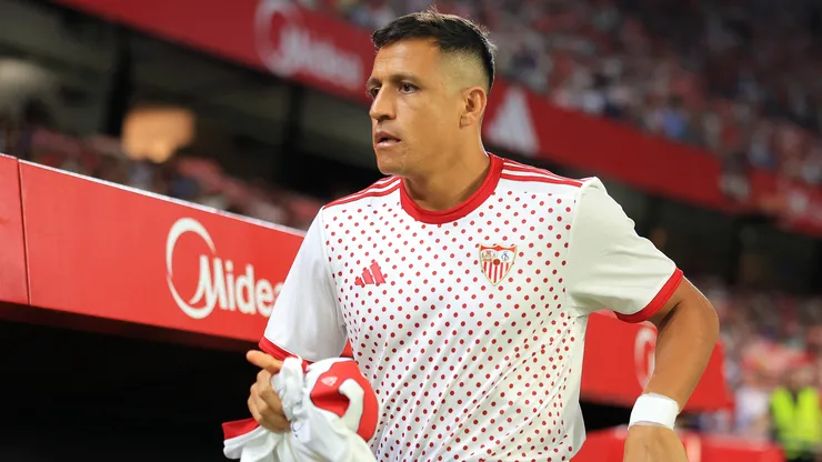 Alexis calla bocas y destacan su presente dentro y fuera de la cancha en Sevilla: entrenamiento adicional.
