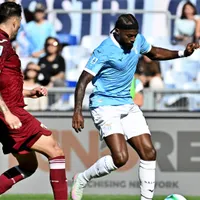 Guillermo Maripán se entrevera con ex U de Chile en empate de Torino con Lazio