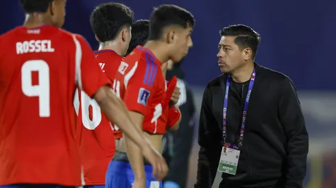 Hinchas de La Roja pifiaron a Nicolás Córdova.