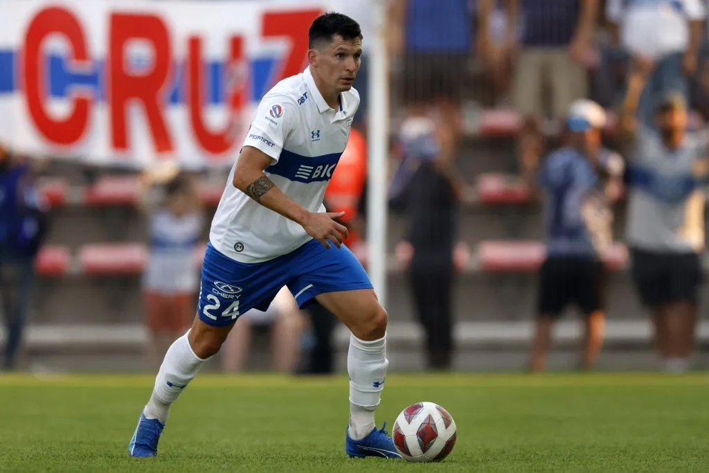 El jugador anunció su sorpresiva salida de la UC este 2025/Photosport