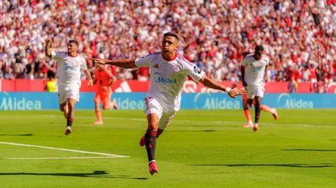Alexis Sánchez marcó el primer gol de Sevilla ante Barcelona.