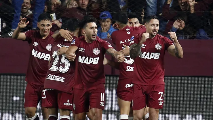 Lanús mete presión con nuevo récord