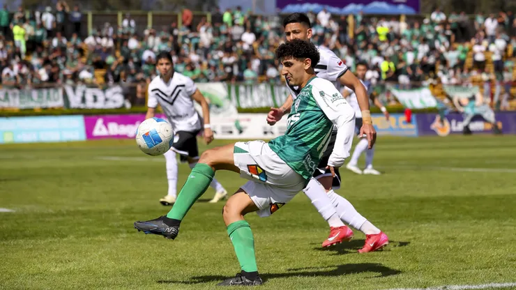 Wanderers se alejó del título de la Primera B.