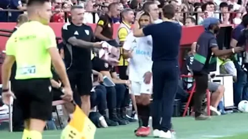 Alexis Sánchez fue ovacionado hasta por su DT en el Sevilla.