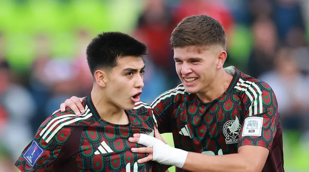 México y Gilberto Mora desafían a Chile por los octavos de final del Mundial.