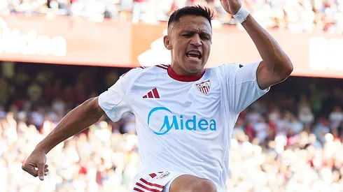 Alexis se terminó de ganar al Sevilla tras festejar su gol contra Barcelona.
