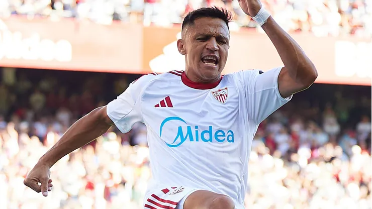 Alexis se terminó de ganar al Sevilla tras festejar su gol contra Barcelona.
