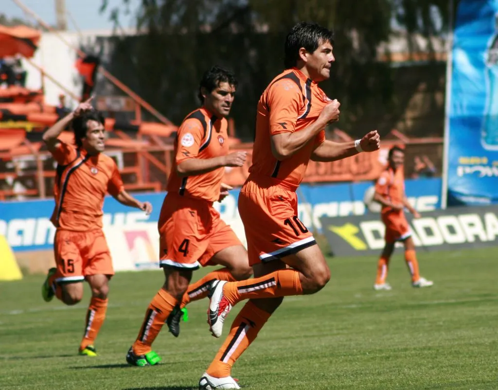 José Luis Díaz celebra uno de sus goles en Cobreloa. (Foto: Leonardo Mariano | Photosport).