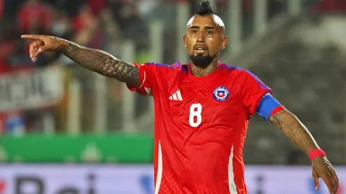 Arturo Vidal vuelve a recibir críticas por dichos contra Córdova y Pellegrini.