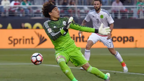 Ochoa recibió siete goles en la Copa Centenario.