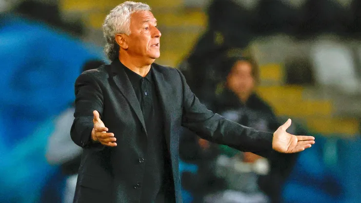Néstor Gorosito la pasa mal en Alianza Lima.