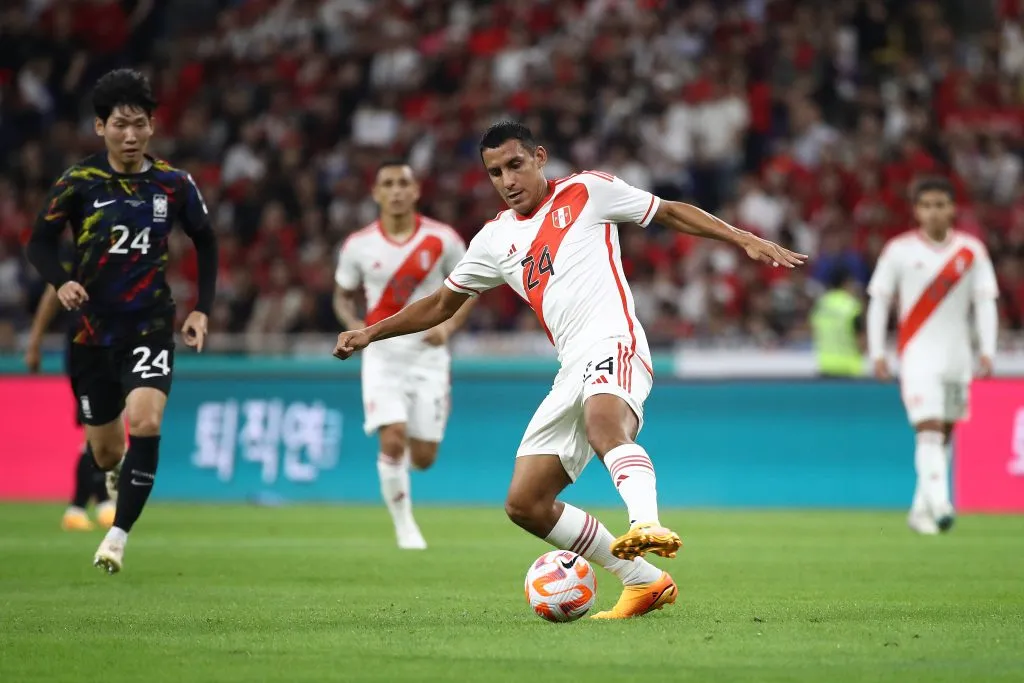 Álex Valera suma tres goles en 20 partidos con la selección peruana. (Chung Sung-Jun/Getty Images).