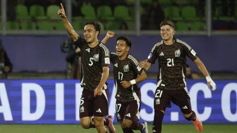 México goleó a Chile en el Mundial.
