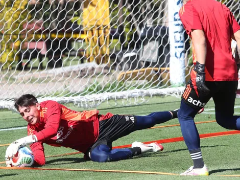 El portero de un metro 94 que pide puesto de titular en la Roja en nuevo clásico contra Perú