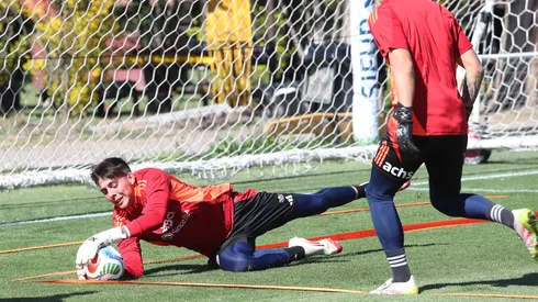 Vargas podría ser titular ante Perú