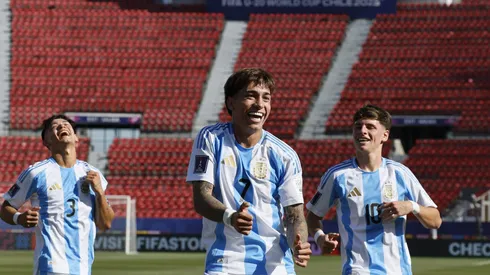 Argentina goleó a Nigeria y avanzó a cuartos.