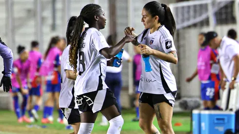 Colo Colo avanza puntera e invicta a cuartos de final en Copa Libertadores Femenina.