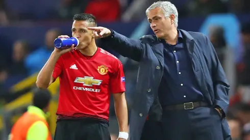 Alexis Sánchez y Jose Mourinho, juntos en Manchester United.