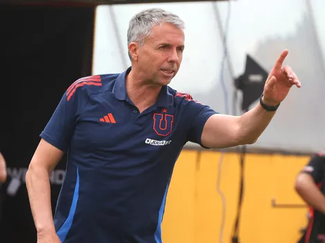 Álvarez se defiende: saca las garras en la U y golpea la mesa por el plantel