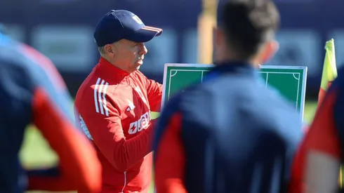 Gustavo Álvarez movió la formación de la U para enfrentar a Palestino.