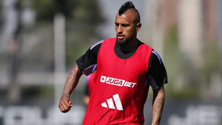 Arturo Vidal tiene lista su renovación con Colo Colo para 2026.