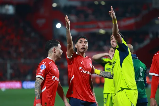 Independiente de Avellaneda asumió culpas, pero también las esparció hacia la U. (Javier Vergara/Photosport