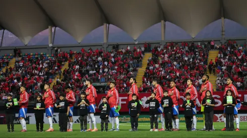 Chile jugó un amistoso ante Perú en el Bicentenario de La Florida. ¡Y este DT sorprendió en la tribuna!