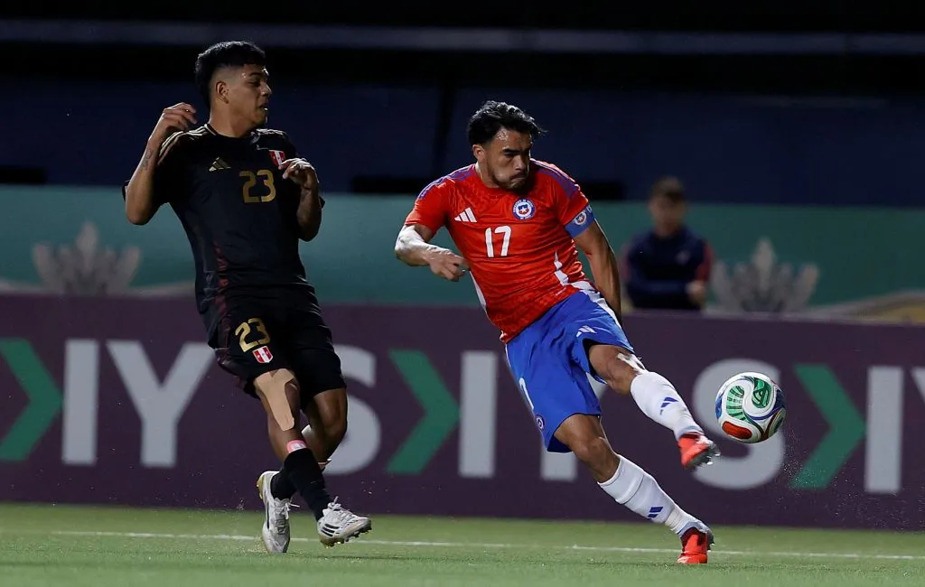 Gabriel Suazo se consolida como el capitán de la selección chilena. Foto: Carlos Parra / FFCh
