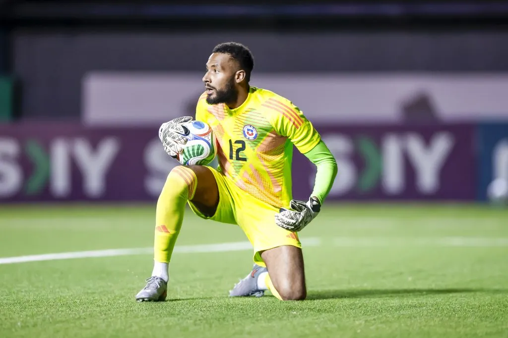 Lawrence Vigouroux suma y sigue con la camiseta de la selección chilena. (Pepe Alvujar/Photosport).