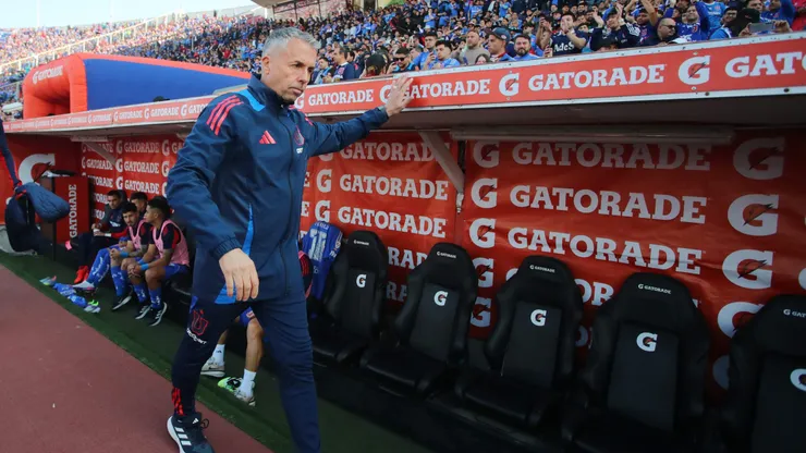 Gustavo Álvarez suena fuerte en la selección de Perú.