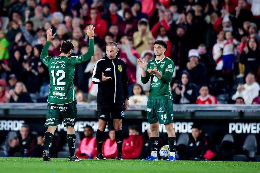 Lucas Pratto fue ovacionado cuando le dejó su lugar a Augustin Seyral. (Marcelo Endelli/Getty Images).