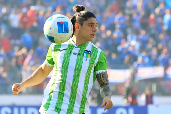 Joaquín Montecinos tuvo una polémica salida de O'Higgins antes del término de esta temporada 2025. | Foto: Photosport.
