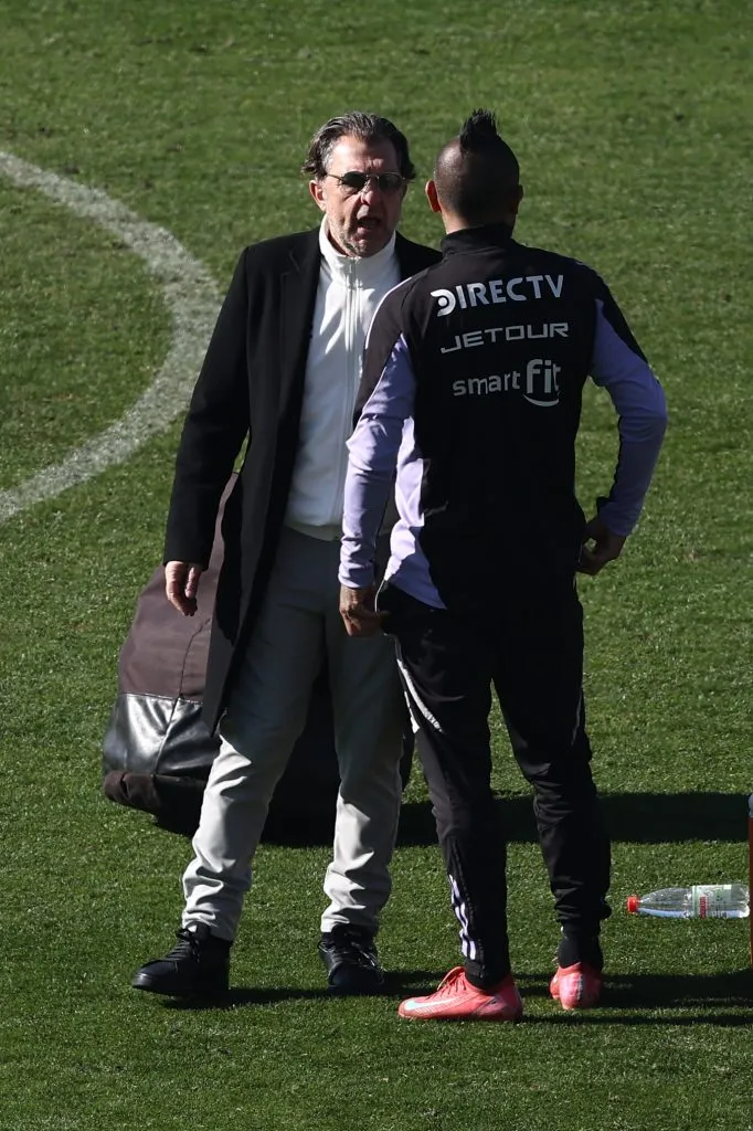 A Mosa no le cayó nada de bien la decisión de Vidal de disputar Mundial en el extranjero y en plena pretemporada de Colo Colo