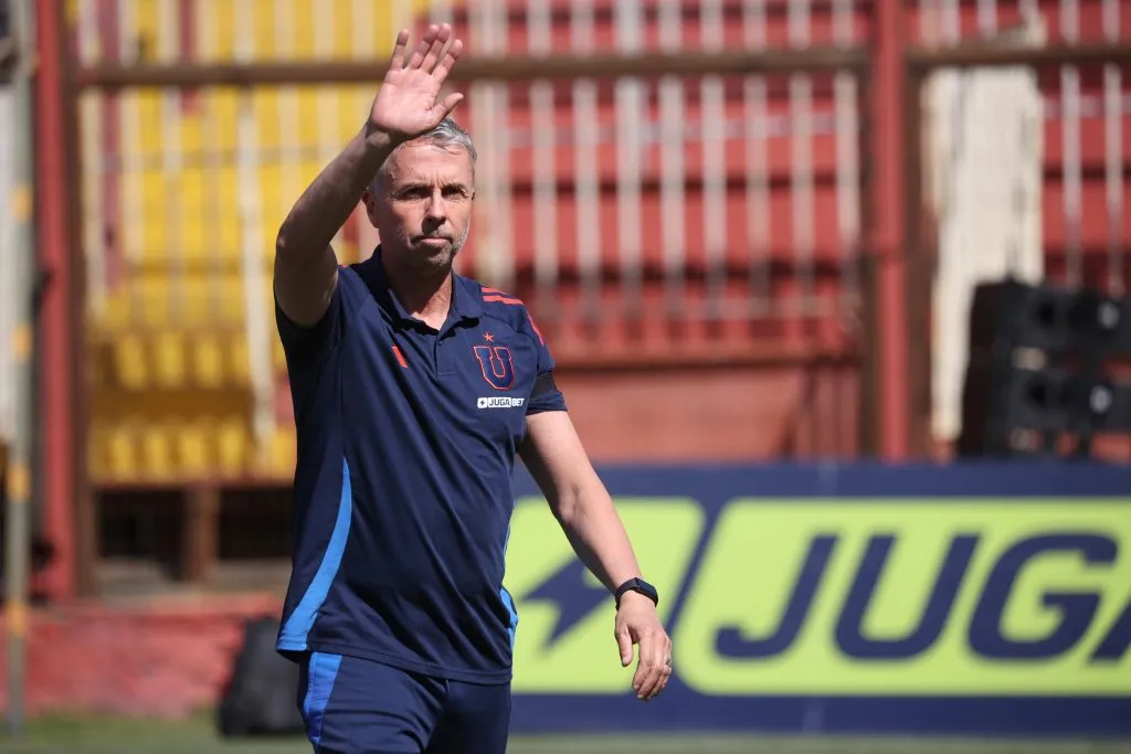 Gustavo Álvarez vivió un particular triunfo con la U. Foto: Dragomir Yankovic/Photosport