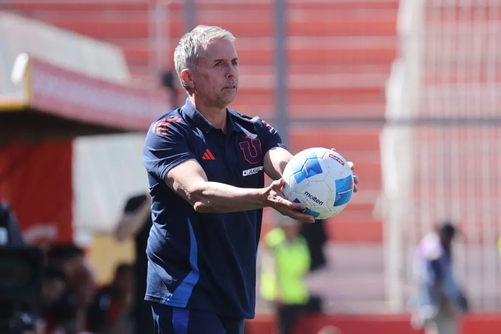 Gustavo Álvarez dejó en claro su compromiso con Universidad de Chile a pesar de los rumores. | Foto: Photosport.
