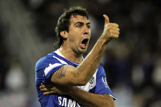 Lucas Pratto celebra una de sus conquistas en Vélez Sarsfield. (Photogamma/Photosport).