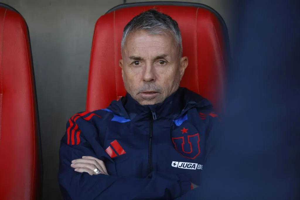 Álvarez está con un pie afuera de la U | Photosport