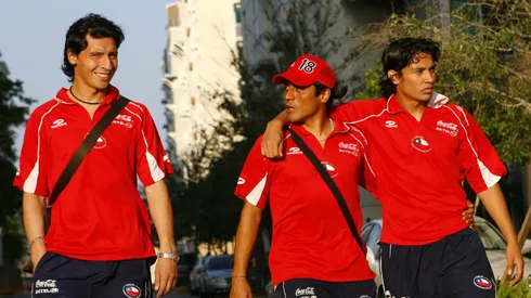 Matías Fernández junto a Kalule Meléndez y Pablo Contreras en la selección chilena.