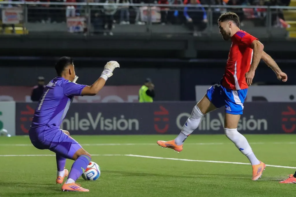 El gol de Ben Brereton ante Perú. (Felipe Zanca/Photosport).