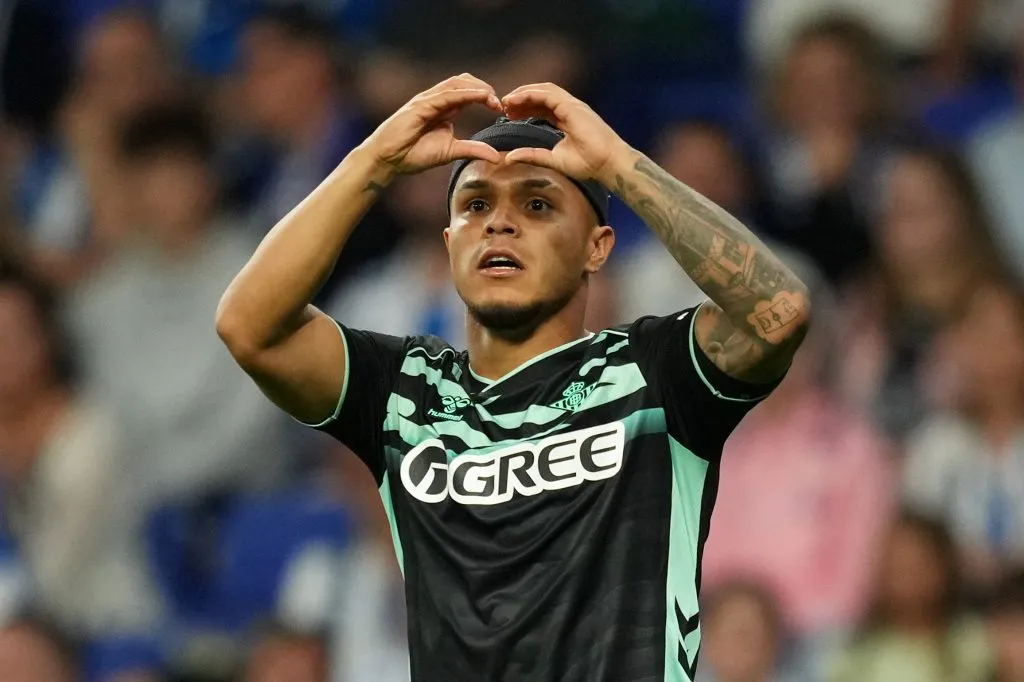 El Cucho Hernández suma cuatro goles en ocho partidos ligueros con el Real Betis. (Alex Caparros/Getty Images).