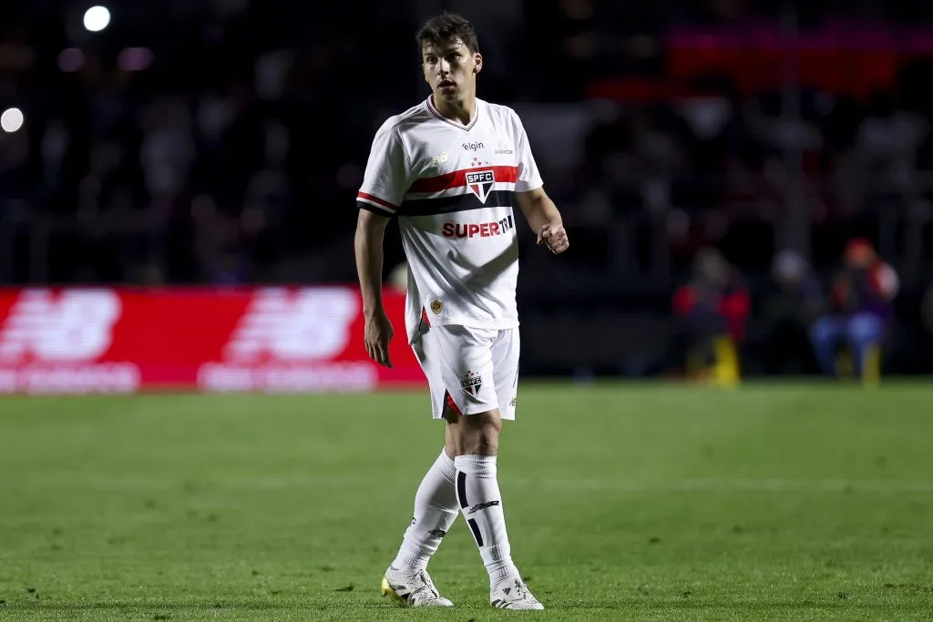 Gonzalo Tapia ha tenido un movimiento en progresivo ascenso por Sao Paulo. (Ricardo Moreira/Getty Images).