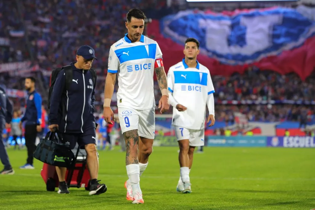 La Católica tiene a tres jugadores en capilla previo al Clásico Universitario ante la U. Foto: Photosport.