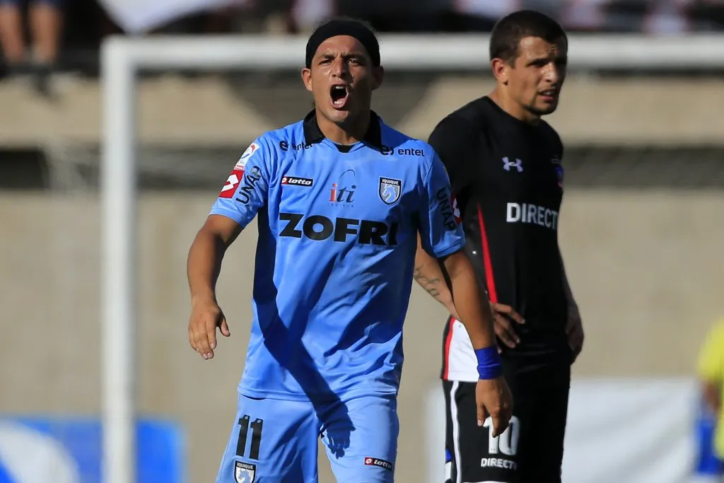 Manuel Villalobos también le marcó a Colo Colo con los Dragones Celestes. (Andres Pina/Photosport).