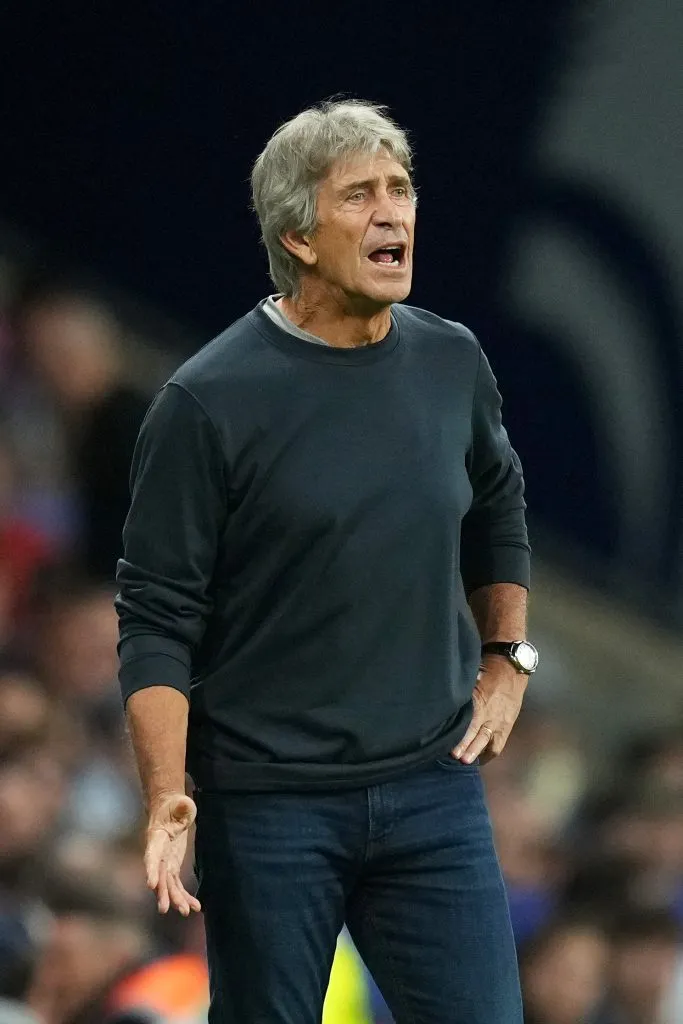 Manuel Pellegrini prepara el partido con Villarreal. (Photo by Alex Caparros/Getty Images)