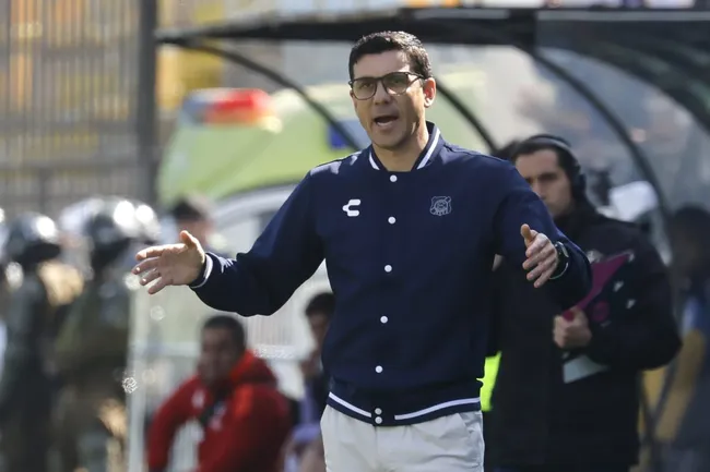 Mauricio Larriera dejó en claro que no vio casi nada del Mundial Sub 20. | Foto: Photosport.
