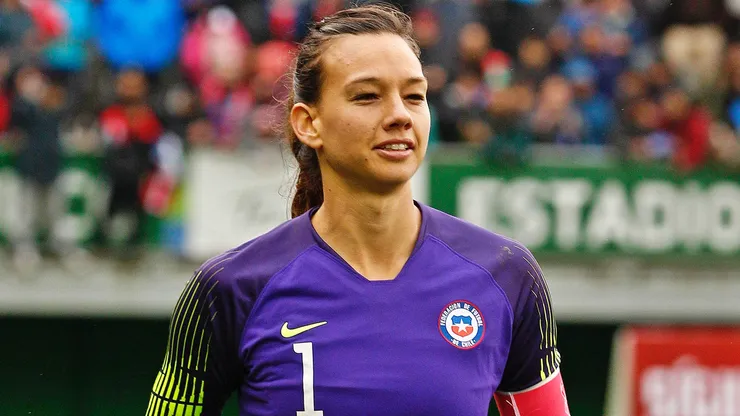 La vuelta de Tiane Endler a La Roja Femenina no se verá completa por TV abierta.