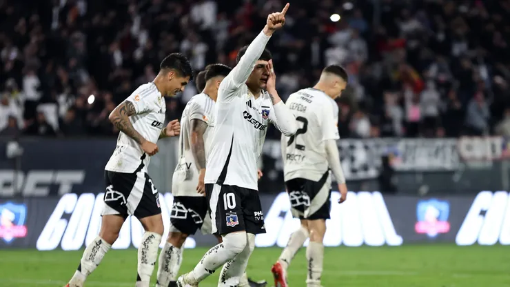 Claudio Aquino cambia de puesto en Colo Colo.