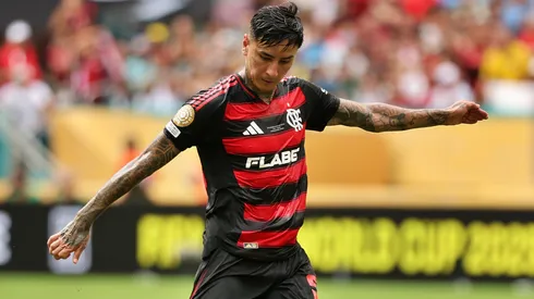Erick Pulgar volvió a jugar con Flamengo luego de 109 días.